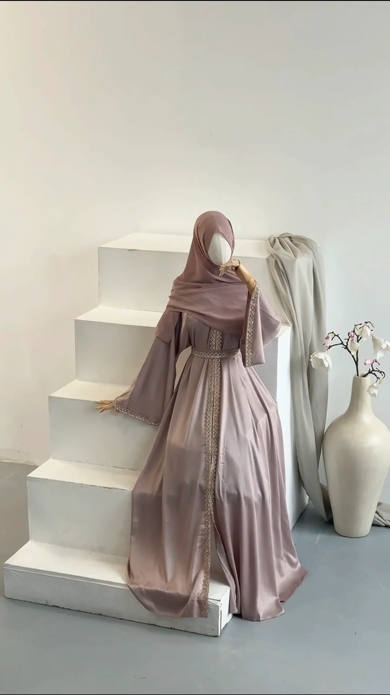 Abaya Layāl - Image 3