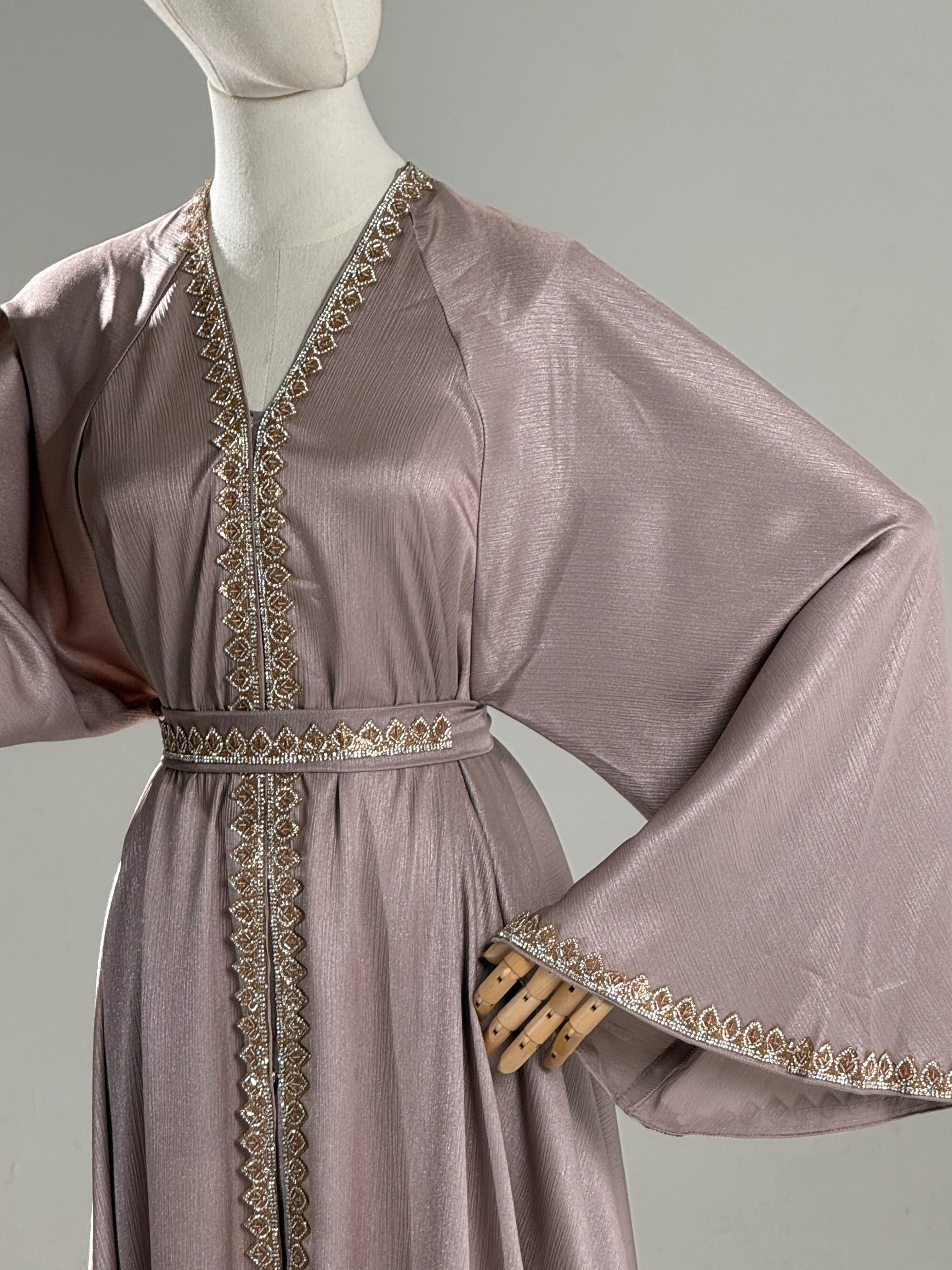 Abaya Layāl - Image 9